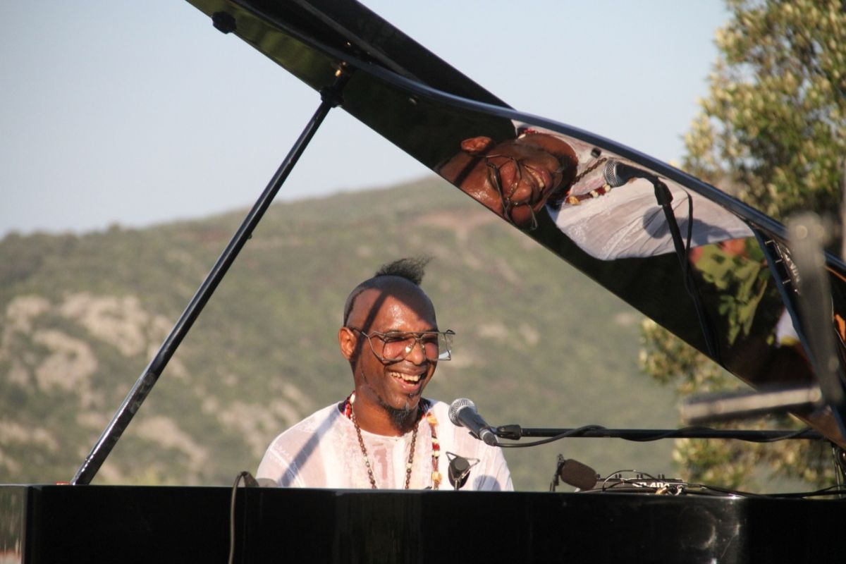 Omar Sosa al piano solo