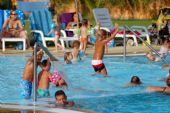 piscina del Camping Village 4 Mori